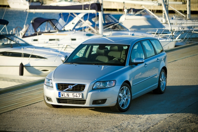 Autoesittely Volvo V50/S40 2012