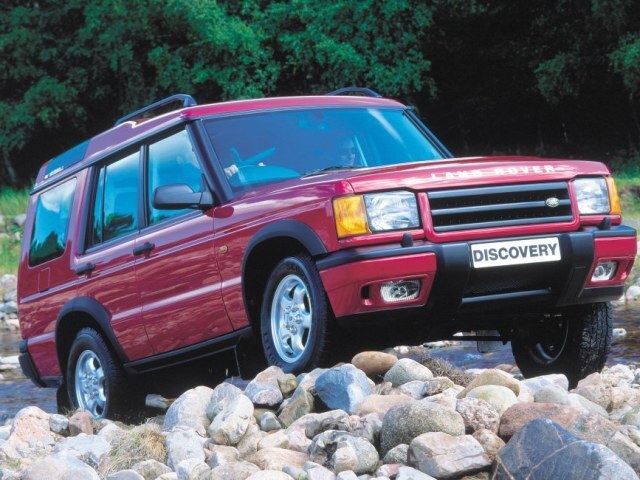 Autoesittely Land Rover Discovery 2 (2002)