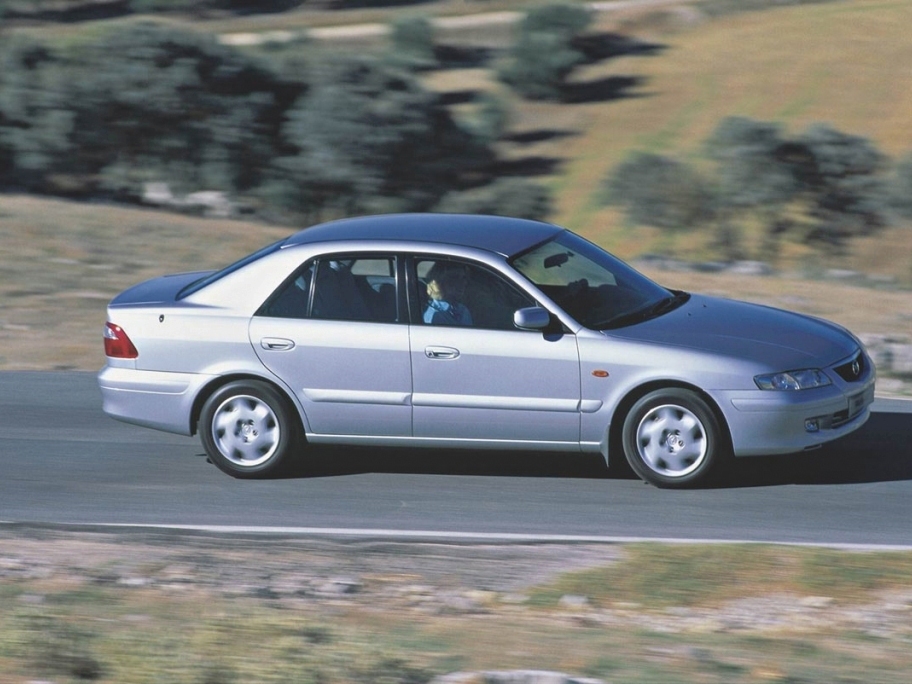 Autoesittely Mazda 626 (1997-2002)