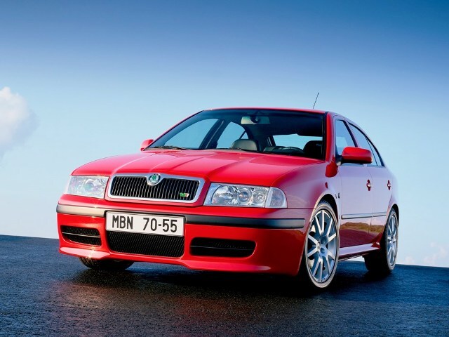 Autoesittely Skoda Octavia 2001