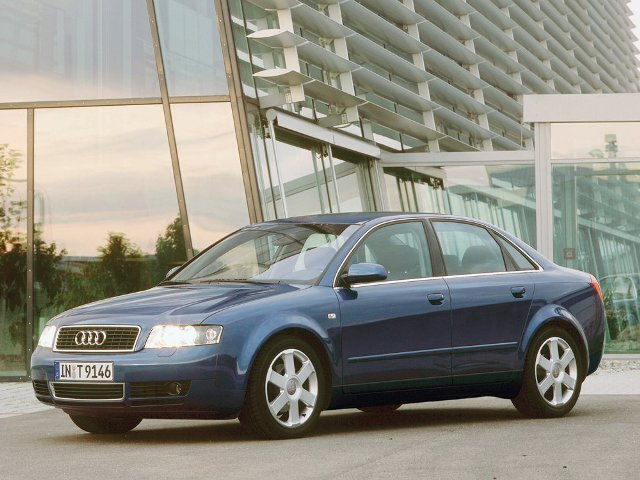 Autoesittely Audi A4 2001-2004