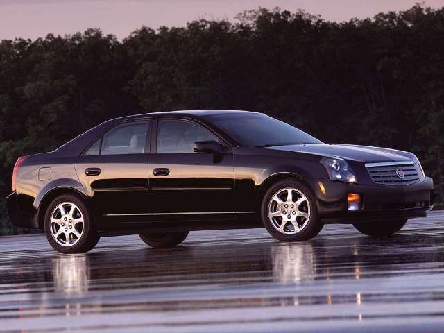 Autoesittely Cadillac CTS (2003)