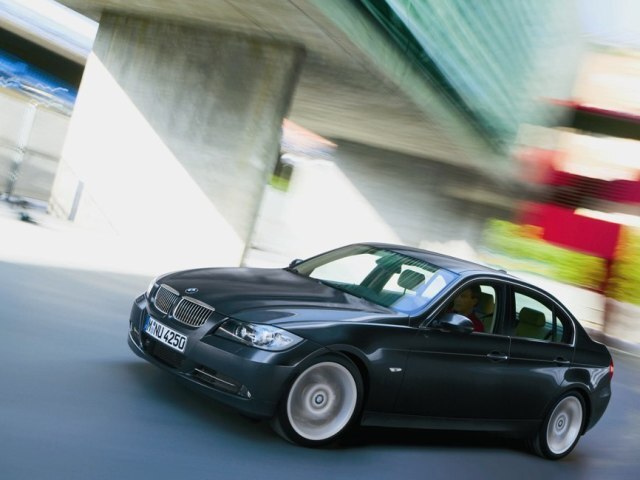 Autoesittely BMW 3-sarja 2005