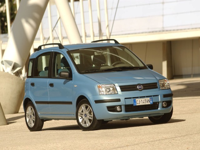 Autoesittely Fiat Panda 2008