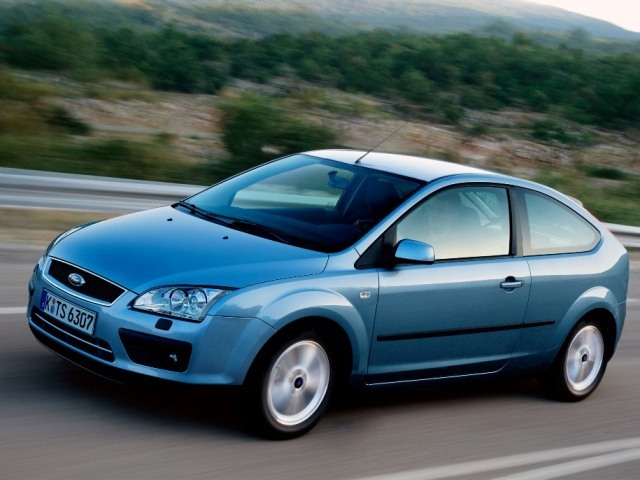 Autoesittely Ford Focus 2004-2009