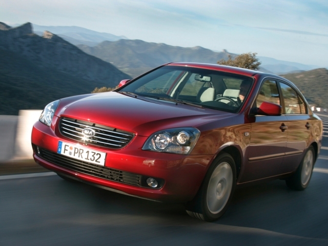 Autoesittely Kia Magentis 2006-2009