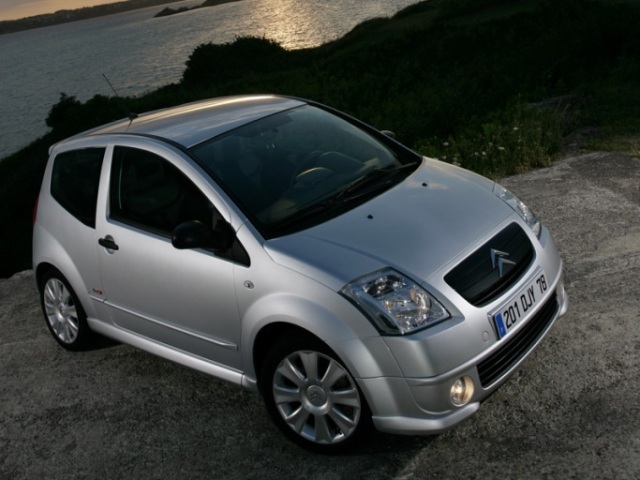 Autoesittely Citroen C2 2008-2010