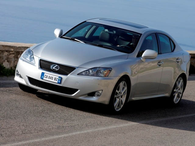 Autoesittely Lexus IS250 2006-2007