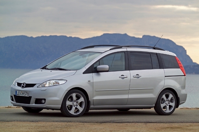 Autoesittely Mazda5 
