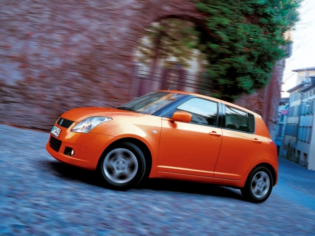 Autoesittely Suzuki Swift 2005-2010