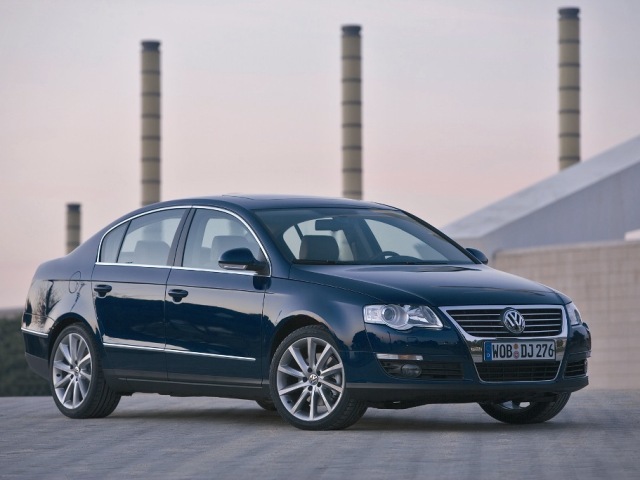 Autoesittely Volkswagen Passat 2005-2007