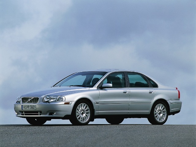 Autoesittely Volvo S80 2001-2006