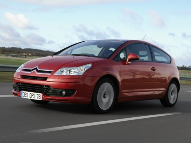Autoesittely Citroen C4 2008-2010