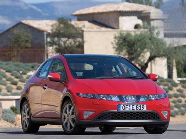 Autoesittely Honda Civic 2007