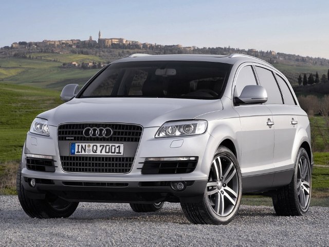 Autoesittely Audi Q7 2008-2011