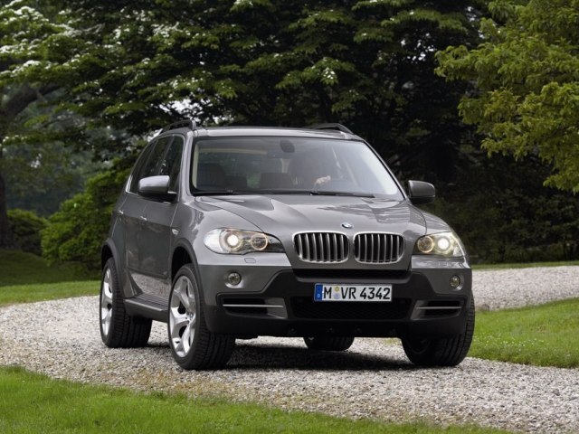 Autoesittely BMW X5 2008-2010