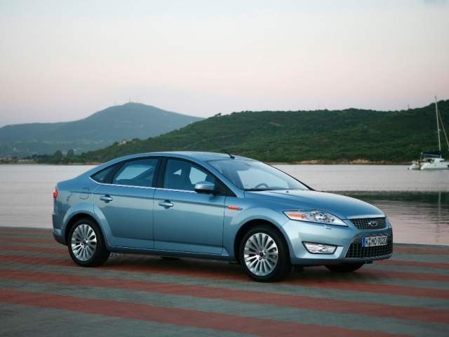 Autoesittely Ford Mondeo 2007-2009