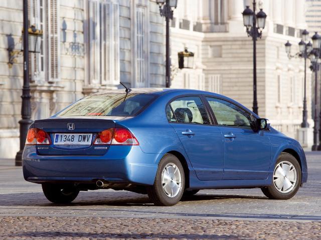 Autoarvio: Koeajossa Honda Civic 4d 1.8 Executive