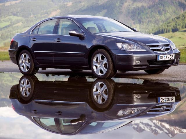Autoesittely Honda Legend (2008)