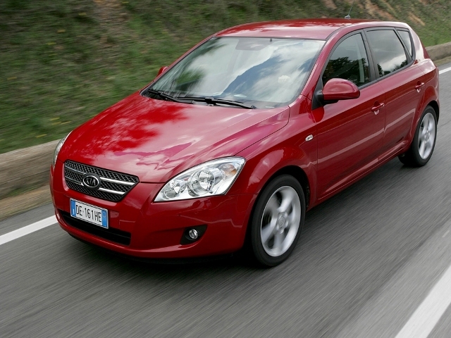 Autoesittely Kia Ceed 2008-2011