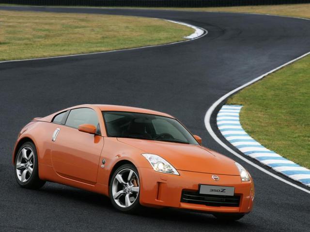 Autoesittely Nissan 350Z (2008)