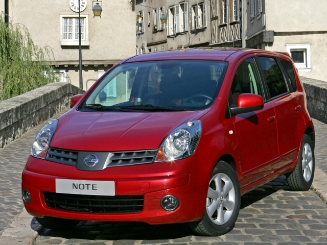 Autoesittely Nissan Note 2006-2011