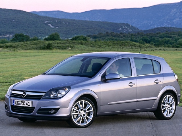 Autoarvio: Koeajossa Opel Astra 5-ov Enjoy 1.9 CDTI DT 88kW