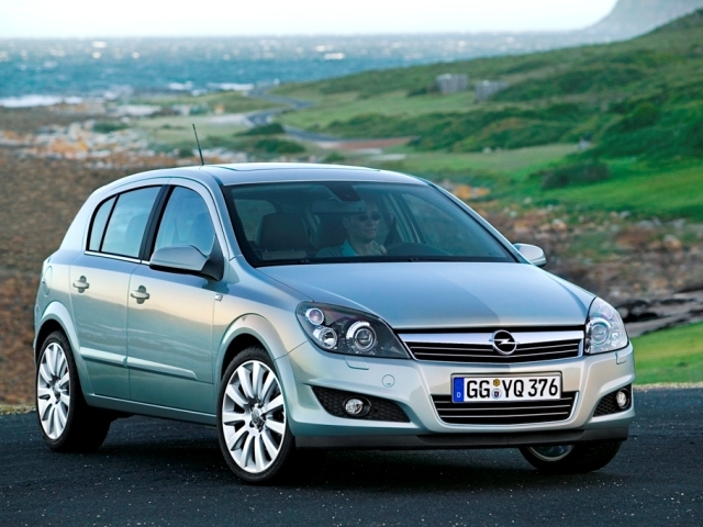 Autoesittely Opel Astra 2008