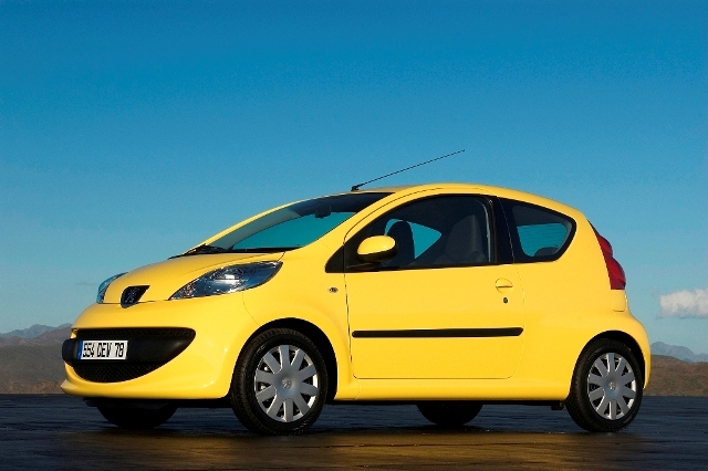 Autoesittely Peugeot 107 2006-2010