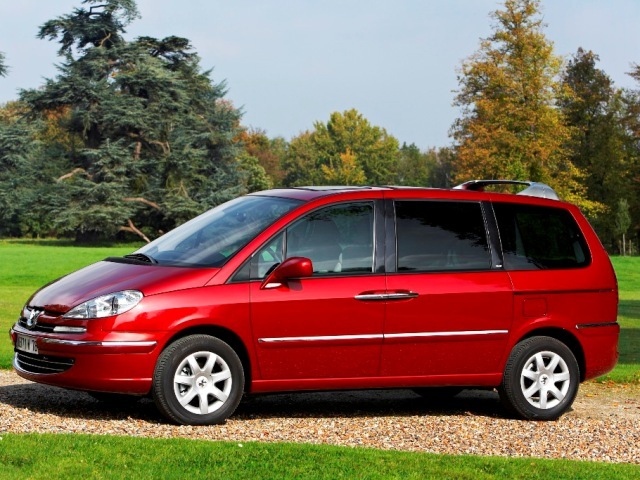 Autoesittely Peugeot 807 2008-2010