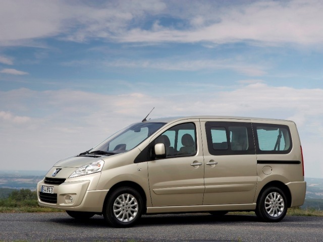 Autoesittely Peugeot Expert Tepee 2008-2011