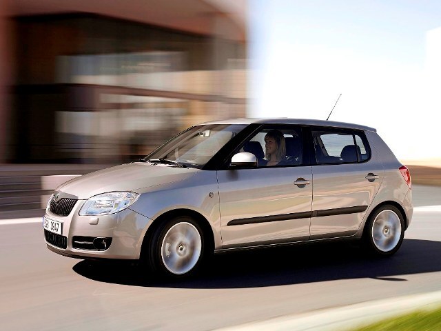 Autoesittely Skoda Fabia 2009