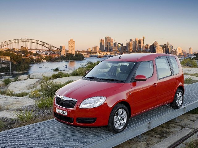 Autoesittely Skoda Roomster 2008-2011