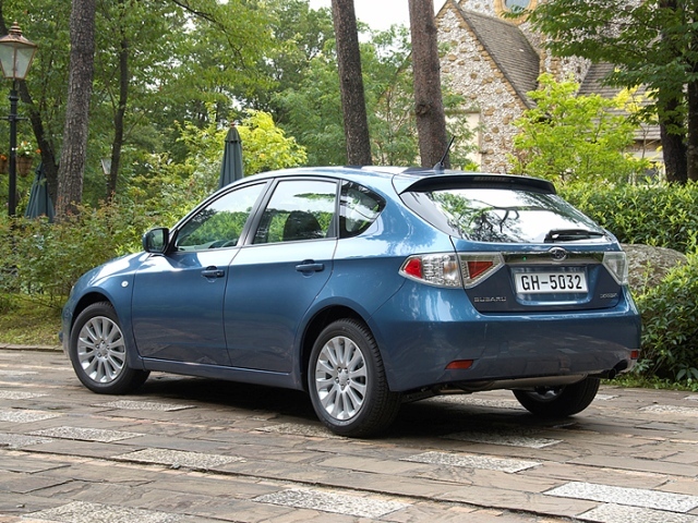 Autoesittely Subaru Impreza 2007-2011