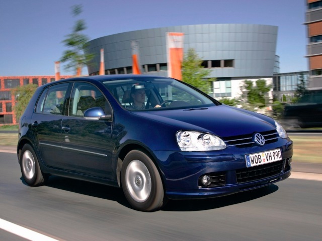 Autoesittely Volkswagen Golf 2004-2008