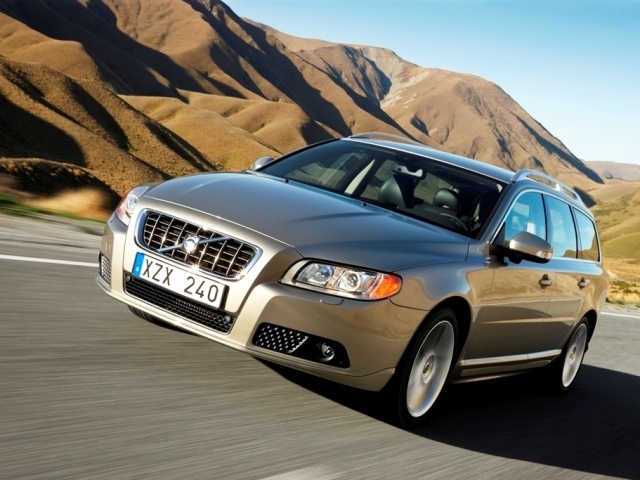 Autoesittely Volvo V70 2008-2009