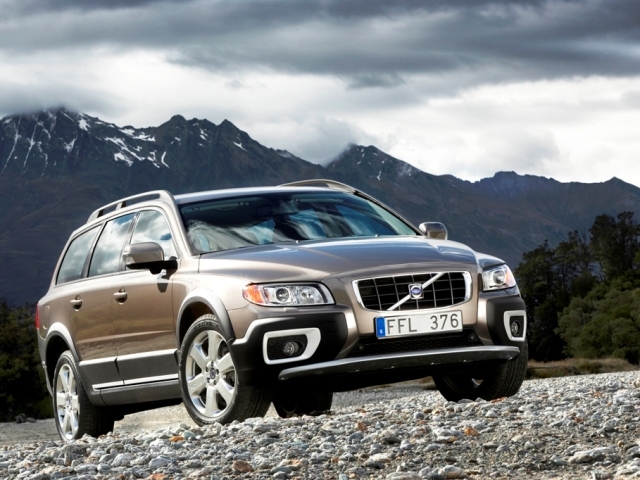 Autoesittely Volvo XC70 2012