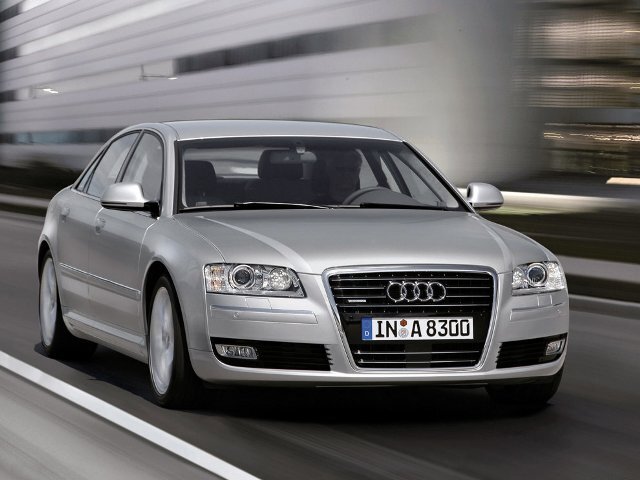 Autoesittely Audi A8 