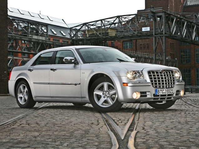 Autoarvio: Koeajossa Chrysler 300C V6 CRD
