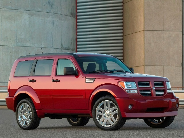 Autoesittely Dodge Nitro 2009