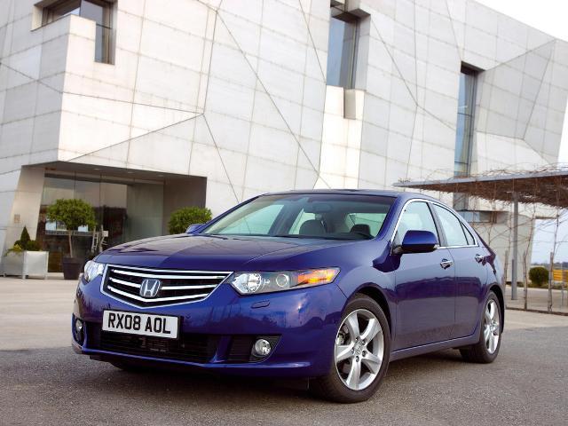 Autoesittely Honda Accord 2008-2009