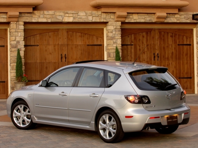 Autoesittely Mazda Mazda3 2007-2008