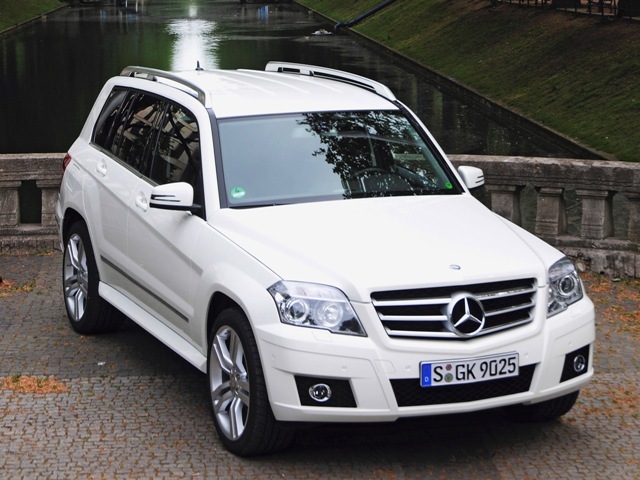 Autoesittely Mercedes-Benz GLK 2008-2011