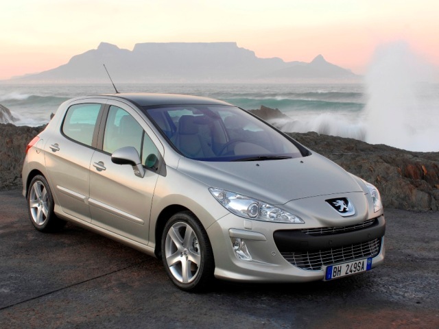 Autoesittely Peugeot 308 2008-2009