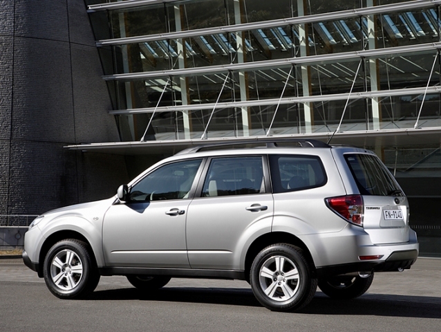 Autoesittely Subaru Forester 2008-2010