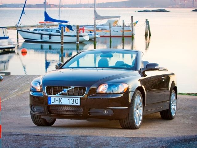 Autoesittely Volvo C70 2008-2009