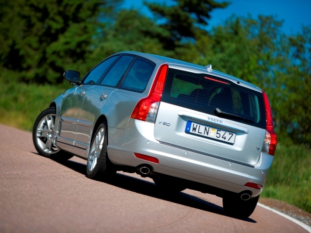 Autoesittely Volvo V50 2008