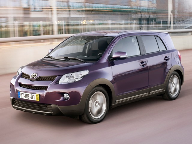 Autoesittely Toyota Urban Cruiser 2009
