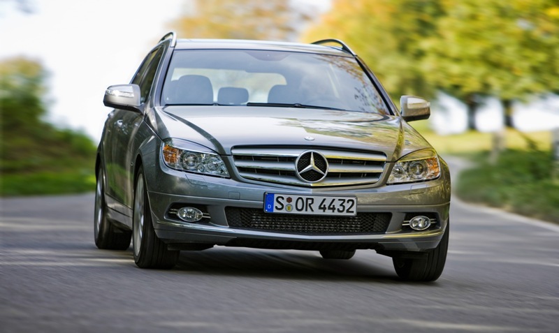 Autoesittely Mercedes Benz C-sarja (2010)