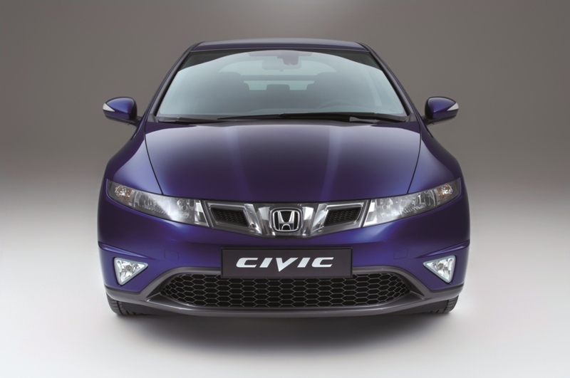 Autoesittely Honda Civic 2010-2011